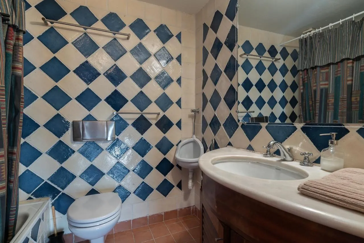 Holiday Villa In Elite Residential Area Of Faro