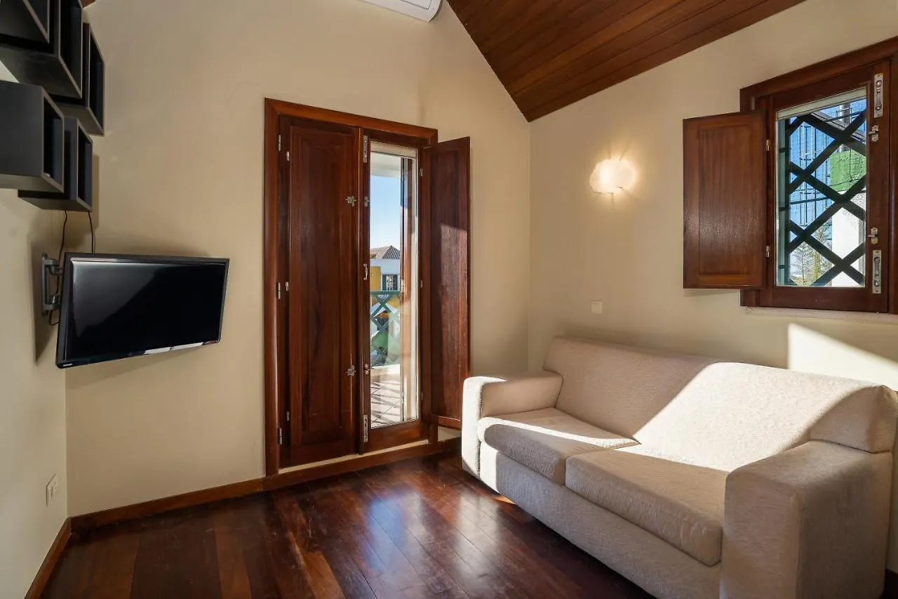 Holiday Villa In Elite Residential Area Of Faro